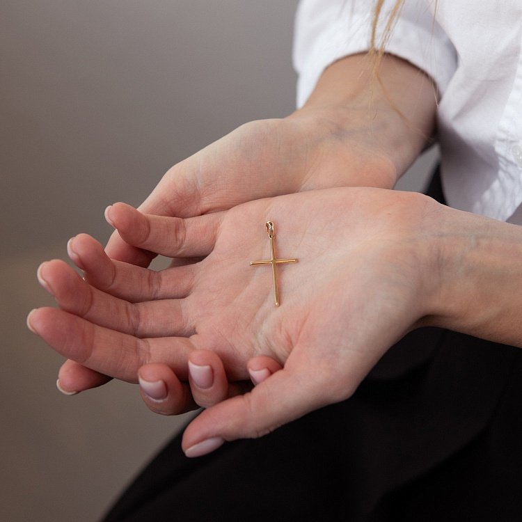 Крестик в желтом золоте п03021 от ювелирного магазина Оникс - 1