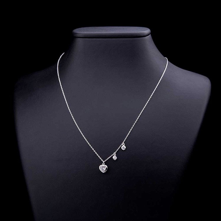 Серебряное колье "Сердце" с фианитами 18360 от ювелирного магазина Оникс - 1