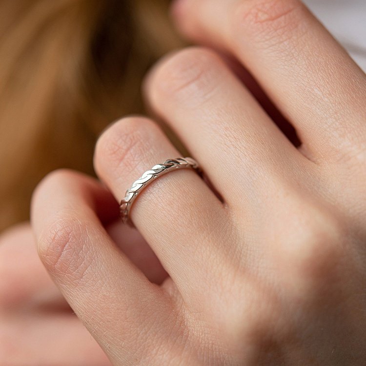 Кольцо "Косичка" в серебре 7075 от ювелирного магазина Оникс - 1