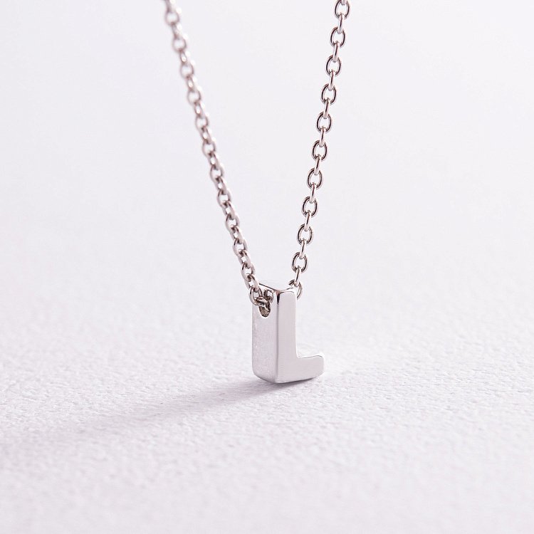Серебряное колье с буквой "L" 1105 L от ювелирного магазина Оникс