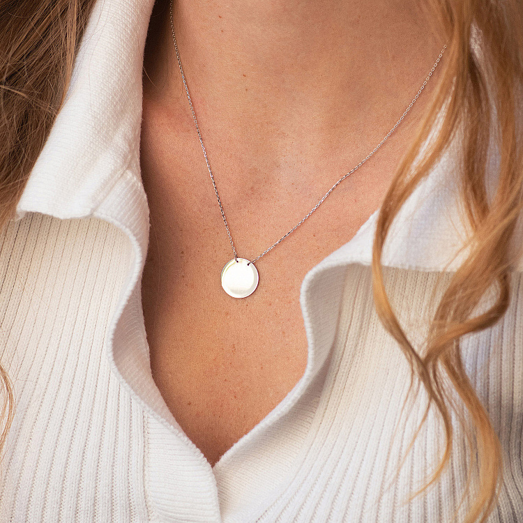 Колье "Монетка" в белом золоте (возможна гравировка) кол02460 от ювелирного магазина Оникс - 1