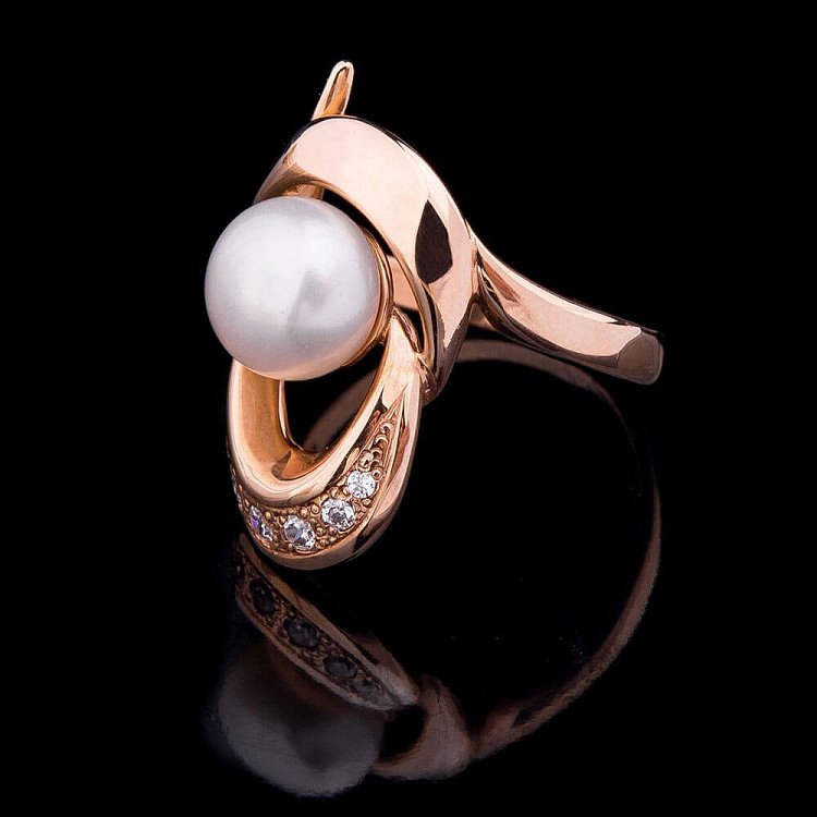 Кольцо с жемчугом и фианитами к00495 - 2 Кольцо с жемчугом и фианитами к00495 от ювелирного магазина Оникс - 2