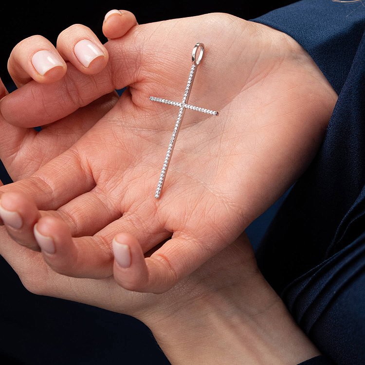 Серебряный крест с белыми фианитами 361 от ювелирного магазина Оникс - 1