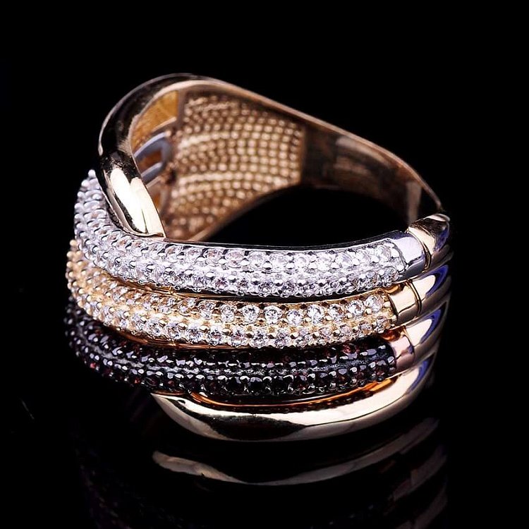 Золота каблучка жіноча з фіанітами к03246 від ювелірного магазину Онікс - 2