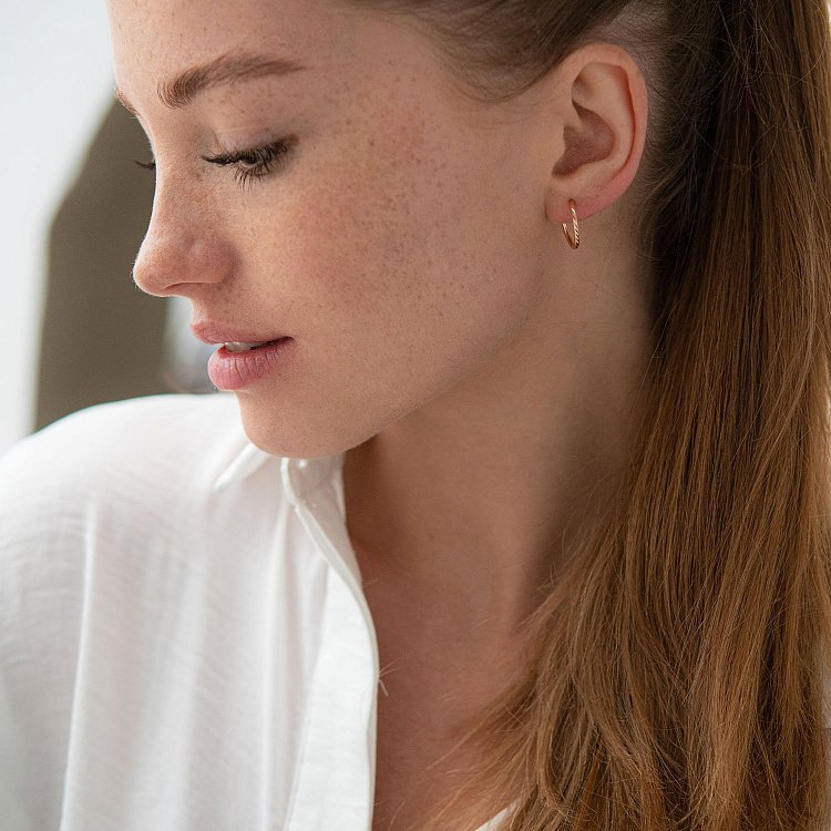 Сережки - кільця в червоному золоті (1.5 см) с01874 - 1 Сережки - кільця в червоному золоті (1.5 см) с01874 від ювелірного магазину Онікс - 1