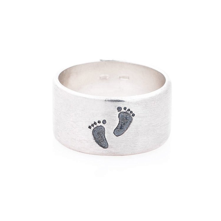 Срібний перстень "Ніжки немовляти" 112008 Срібний перстень "Ніжки немовляти" 112008 від ювелірного магазину Онікс