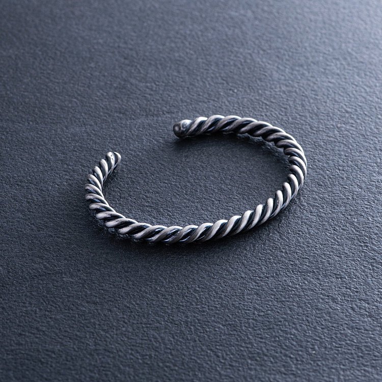 Жесткий серебряный браслет 141643 от ювелирного магазина Оникс - 2