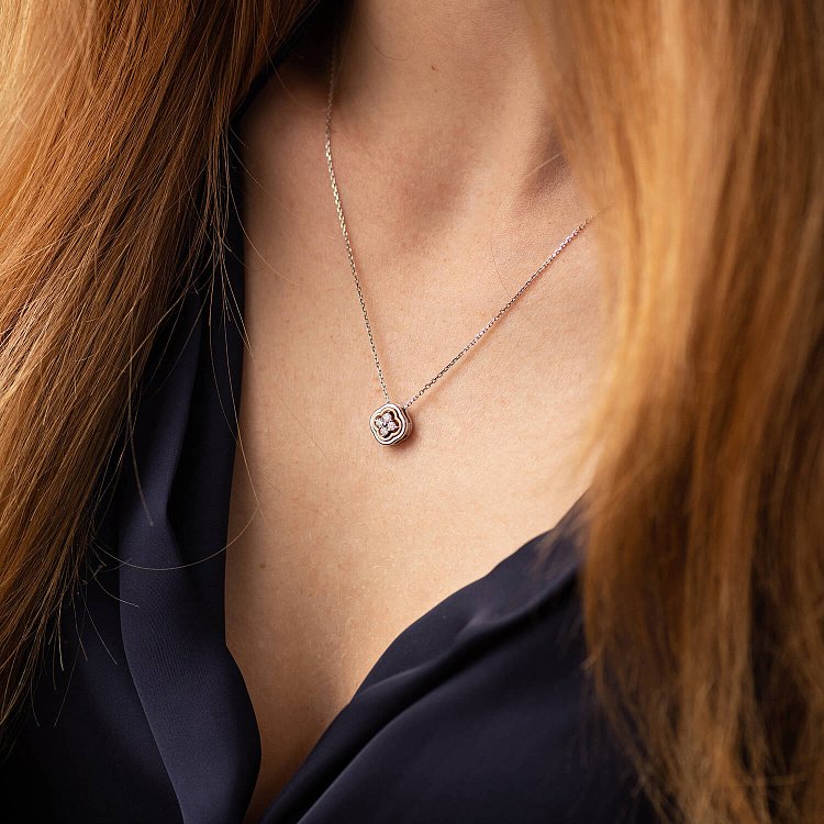 Золотое колье "Клевер" с бриллиантами 734251121 от ювелирного магазина Оникс - 1