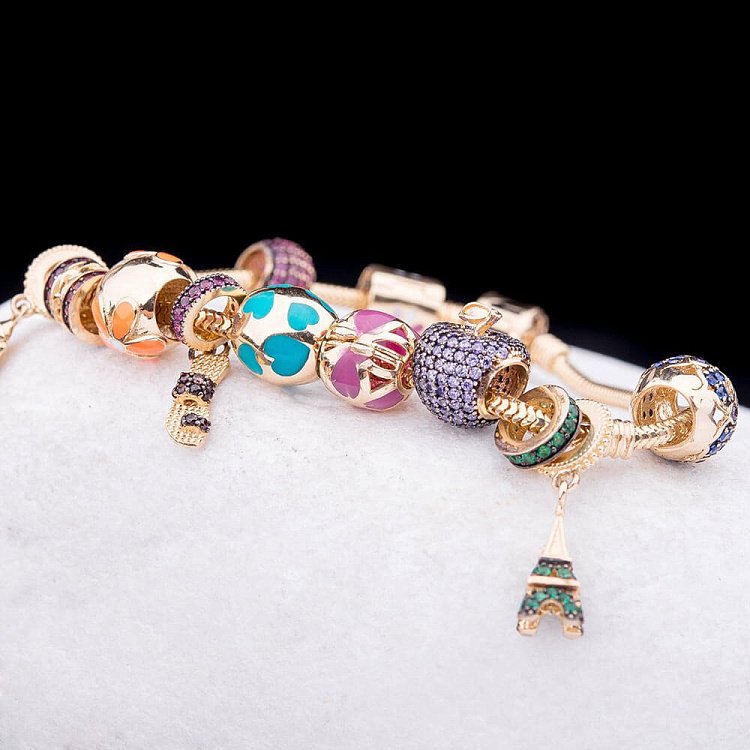 Золотой шарм с эмалью п02354 от ювелирного магазина Оникс - 3