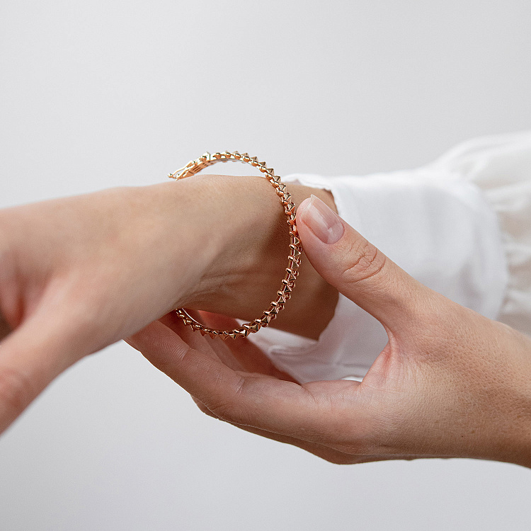 Жорсткий золотий браслет "Тереза" б05821 від ювелірного магазину Онікс - 1