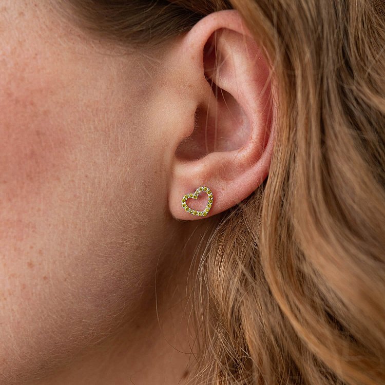 Золоті сережки - пусети "Сердечки" з блакитними та жовтими діамантами 327471121 від ювелірного магазину Онікс - 3