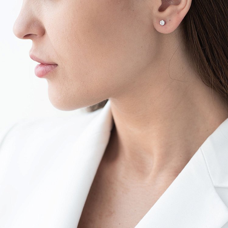 Золотые серьги-пусеты с бриллиантами сб0227ca от ювелирного магазина Оникс - 1