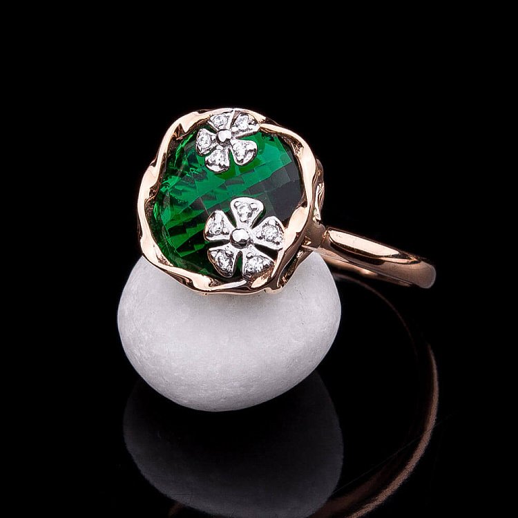 Золотое кольцо с фианитом к04401 от ювелирного магазина Оникс - 1