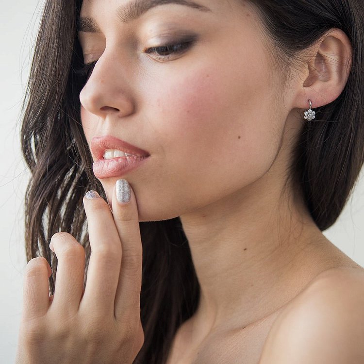 Серебряные серьги с фианитами 121921 от ювелирного магазина Оникс - 2