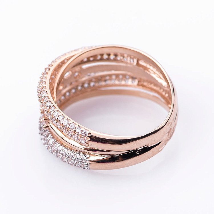 Золотое кольцо с россыпью фианитов к04967 от ювелирного магазина Оникс - 1