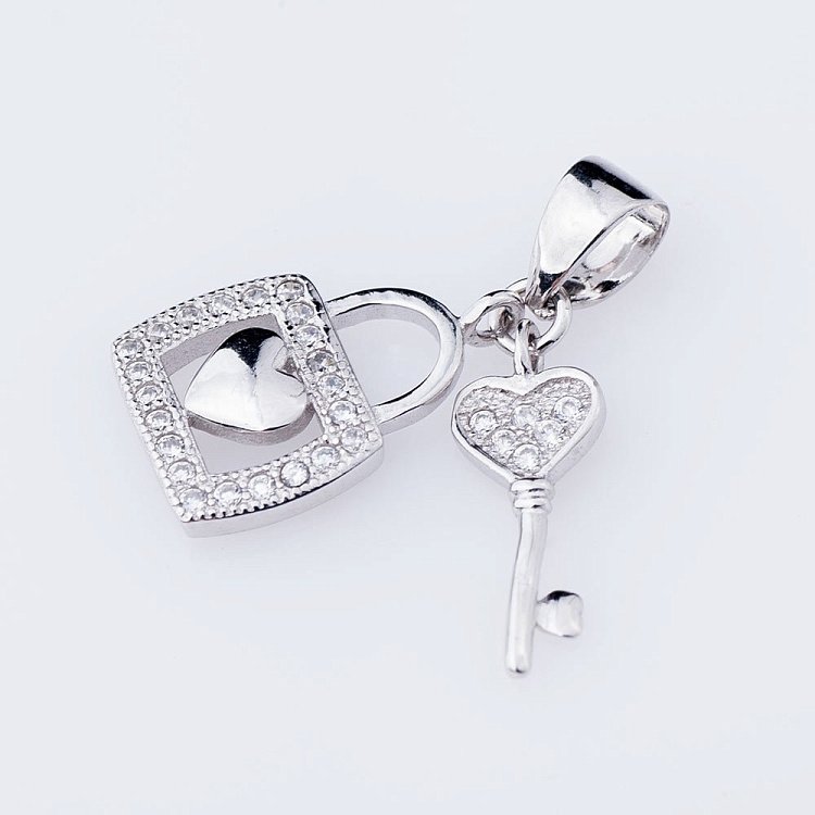 Серебряная подвеска "Замочек и ключик" с фианитами 132241 от ювелирного магазина Оникс - 1