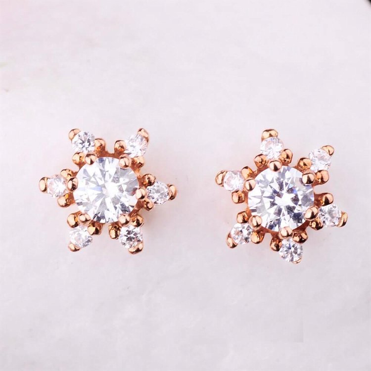 Золотые серьги-гвоздики с фианитами (9мм) с01798 от ювелирного магазина Оникс - 1