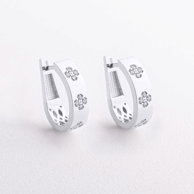 Серьги "Клевер" с фианитами (белое золото) с09684 от ювелирного магазина Оникс