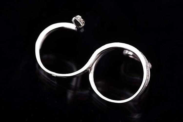 Каблучка "Змія" (фіаніти, родій) 111280 від ювелірного магазину Онікс - 1