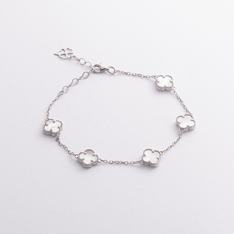 Серебряный браслет "Клевер" (перламутр) 141826 от ювелирного магазина Оникс