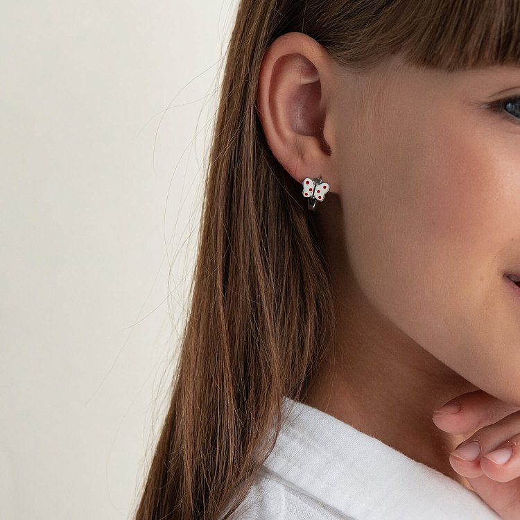 Дитячі срібні сережки "Метелики" (емаль) 123090 від ювелірного магазину Онікс