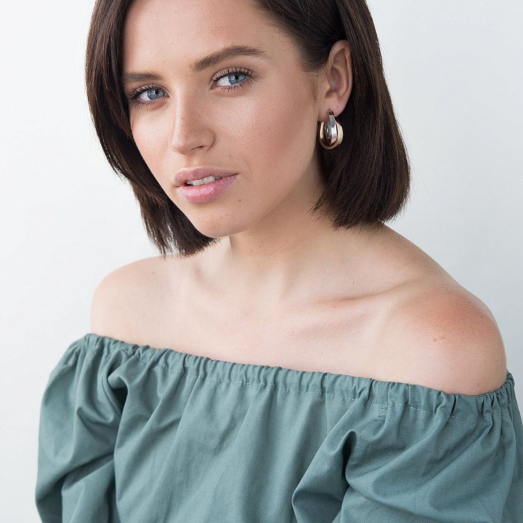 Золотые серьги-кольца без камней с02393 от ювелирного магазина Оникс - 1