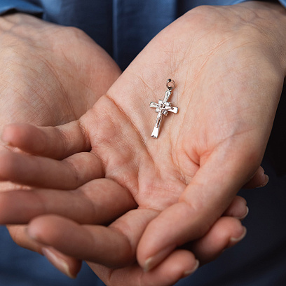 Крестик в белом золоте (фианиты) п01817 №2