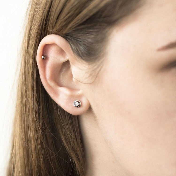 Золоті сережки-пусети з діамантами EK188 від ювелірного магазину Онікс - 4