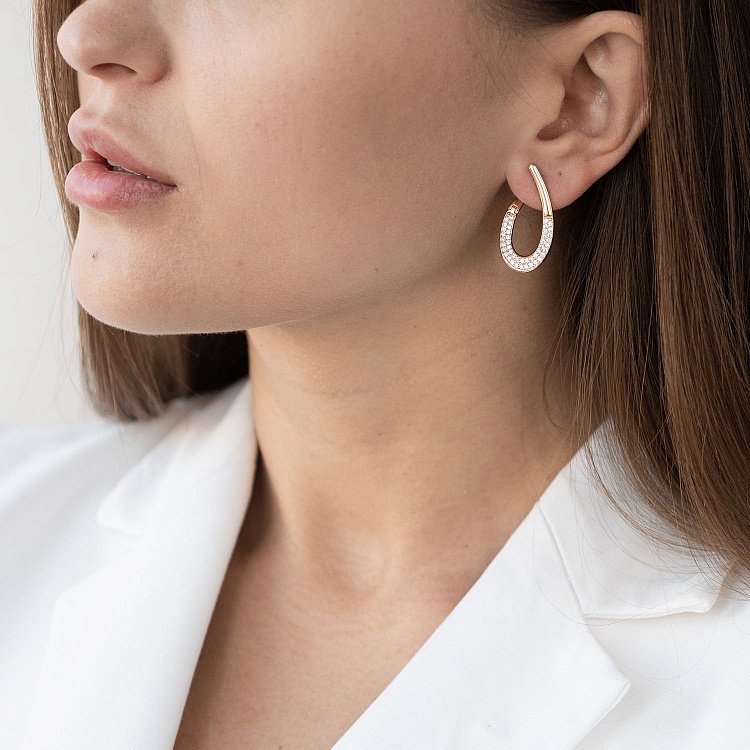 Серьги с фианитами в красном золоте с06095 от ювелирного магазина Оникс