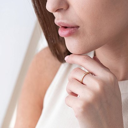 Золота жіноча каблучка з фіанітами к02952 №2