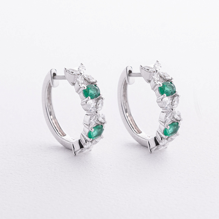 Серьги - кольца "Клевер" в белом золоте (бриллианты, изумруды) сб0703ca от ювелирного магазина Оникс