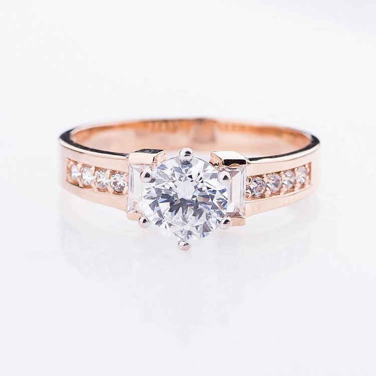 Заручальна золота каблучка з фіанітами к04686 від ювелірного магазину Онікс - 2