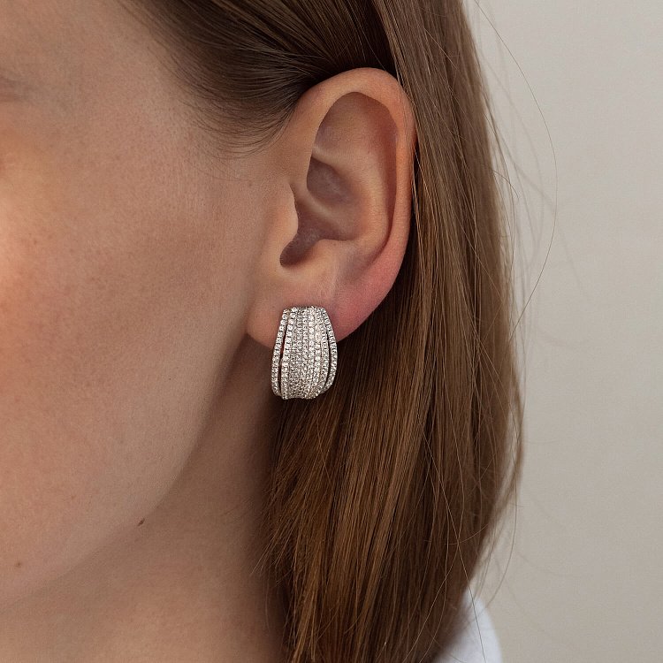 Серебряные серьги с фианитами 121454 от ювелирного магазина Оникс