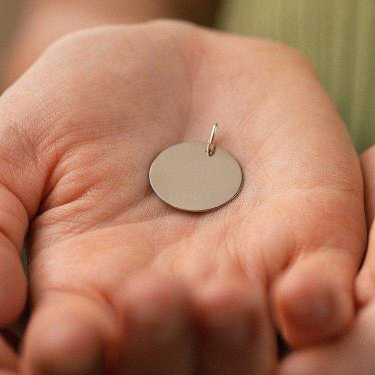 Кулон для гравіювання в білому золоті (21 мм) п03182 від ювелірного магазину Онікс - 3