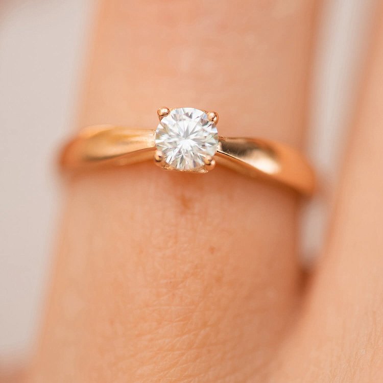 Помолвочное золотое кольцо "Сердце" (фианит) к08153 от ювелирного магазина Оникс - 3