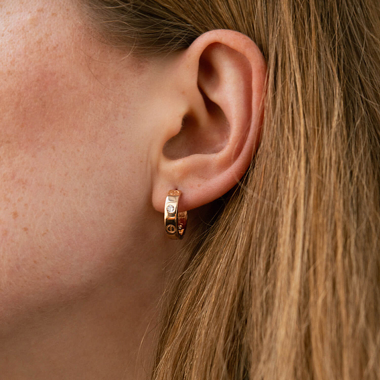 Сережки - кільця "Love" в червоному золоті с08180 від ювелірного магазину Онікс - 8