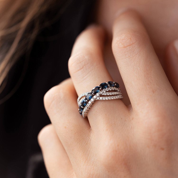 Золота каблучка з синіми сапфірами і діамантами R00771mi від ювелірного магазину Онікс - 4