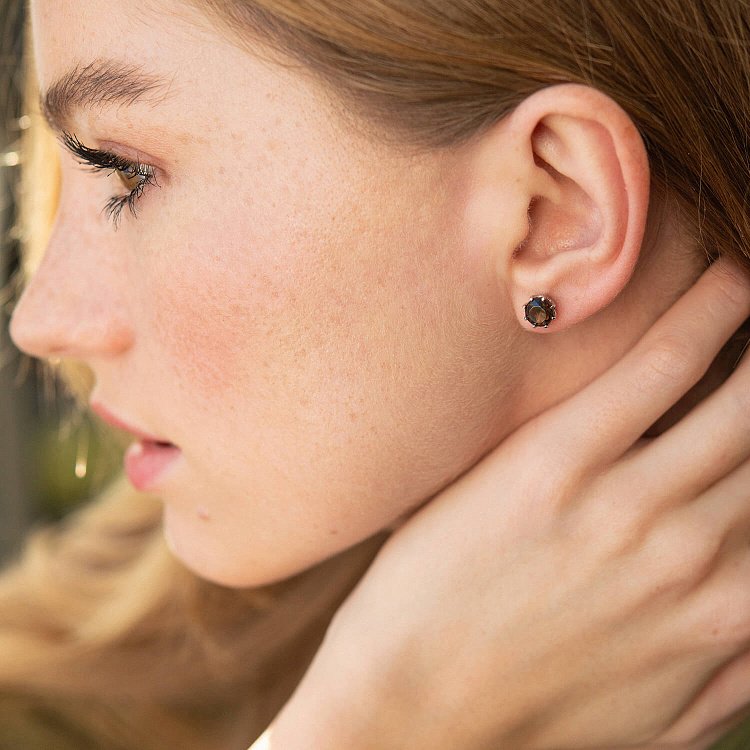 Золотые серьги - пусеты (кварц дымчатый) с06673 от ювелирного магазина Оникс - 1