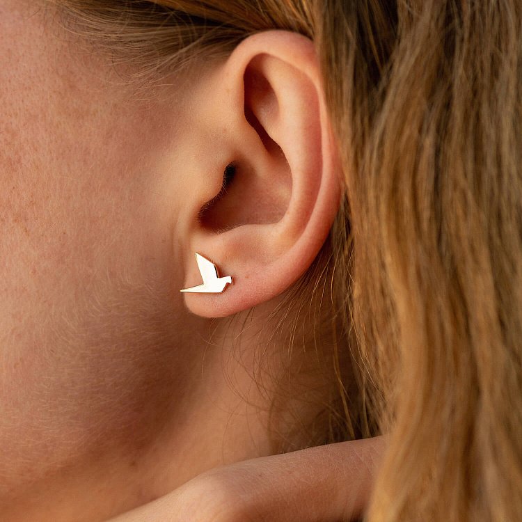 Золотые серьги-пусеты "Летающие птички" с06310 от ювелирного магазина Оникс - 1