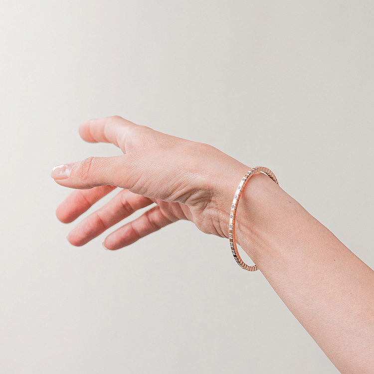 Жорсткий золотий браслет "Кубики" (фіаніти) б05612 від ювелірного магазину Онікс - 2