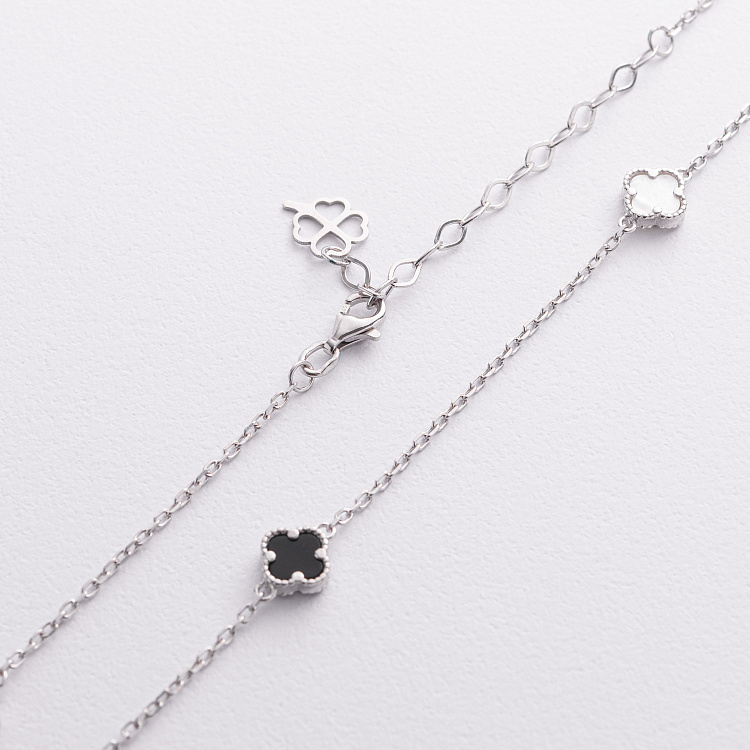 Срібне кольє "Конюшина" (онікс, перламутр) 181356 від ювелірного магазину Онікс - 1