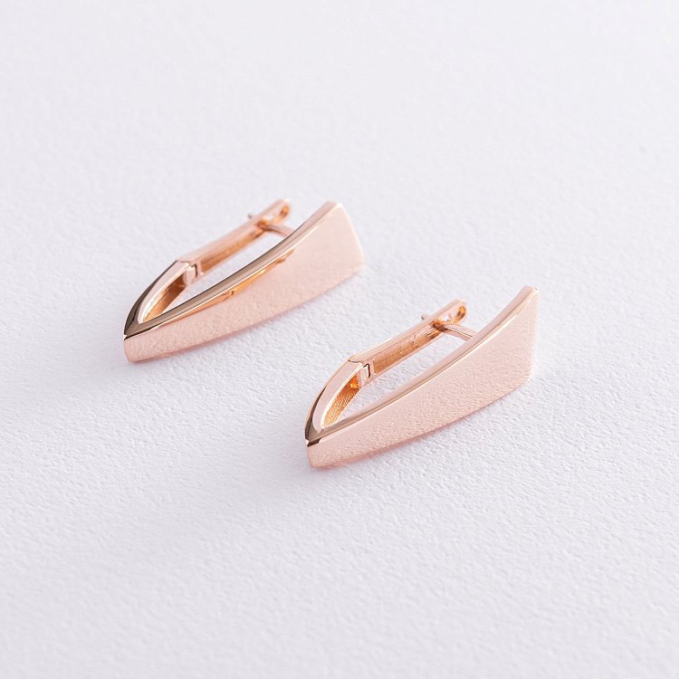 Сережки в червоному золоті на англійській застібці с07130 від ювелірного магазину Онікс