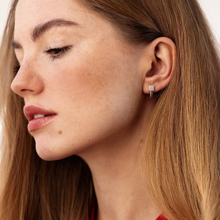 Золоті сережки з фіанітами с07295 від ювелірного магазину Онікс - 1