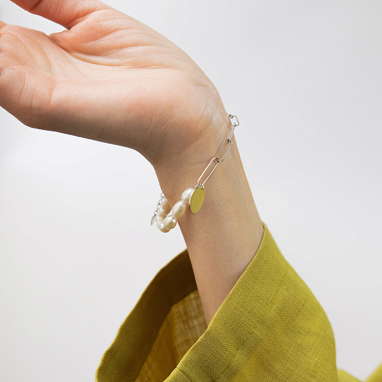 Срібний браслет "Монетка" з перлами 905-01436 від ювелірного магазину Онікс - 5