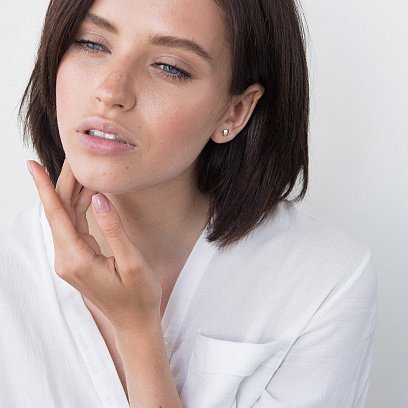 Золотые серьги-пусеты с квадратами с06225 №4