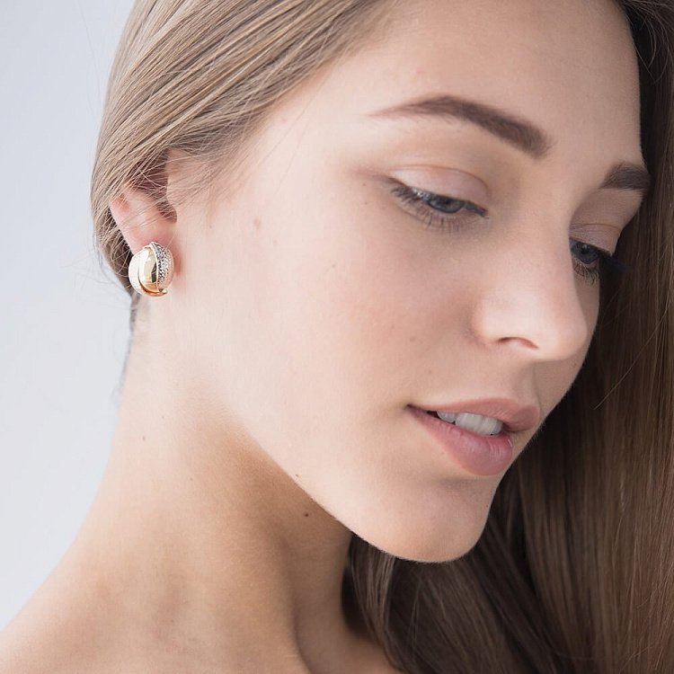 Золотые серьги с03421 от ювелирного магазина Оникс