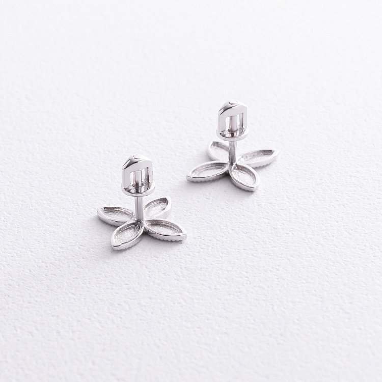 Серьги - пусеты "Клевер" в белом золоте с08481 от ювелирного магазина Оникс - 3