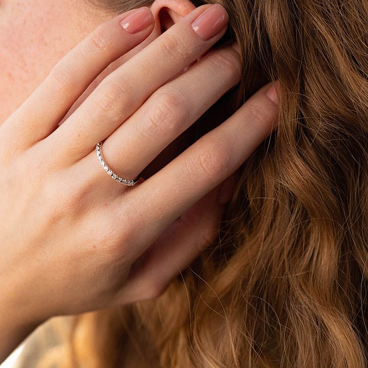 Золота каблучка з доріжкою каменів (діаманти) кб0452са від ювелірного магазину Онікс - 4