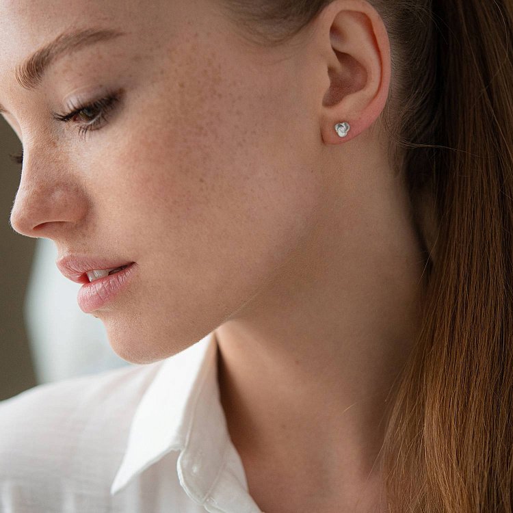 Золотые серьги - пусеты "Цветочки" (фианиты) с07301 от ювелирного магазина Оникс - 1