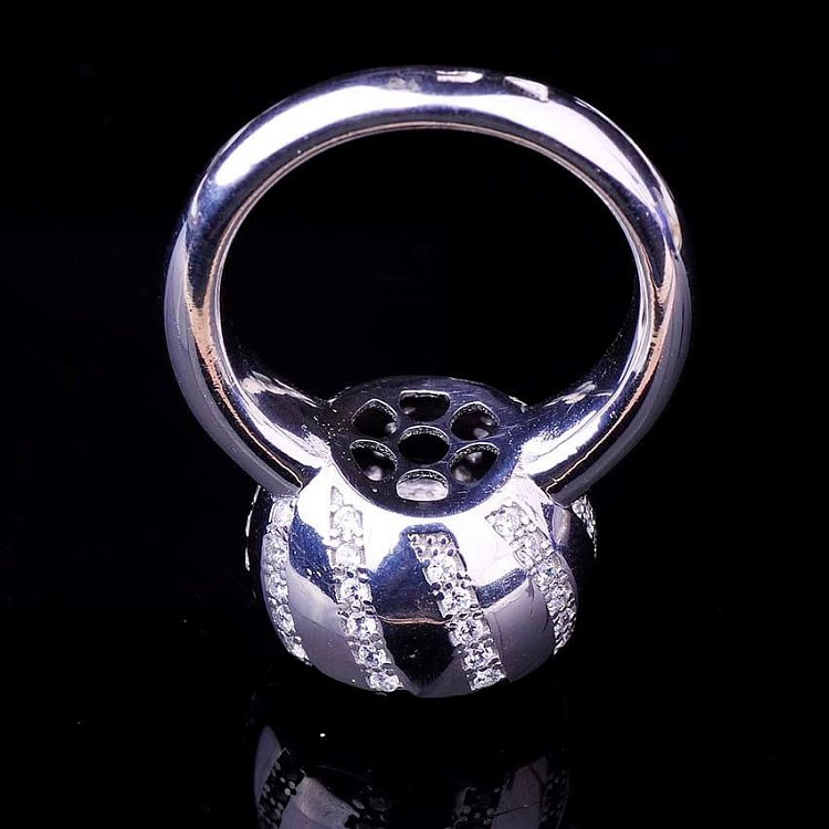 Серебряное кольцо с фианитами 111585 от ювелирного магазина Оникс - 3